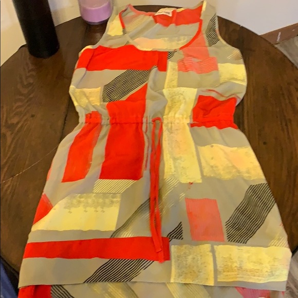 Three women’s dresses - Picture 4 of 5